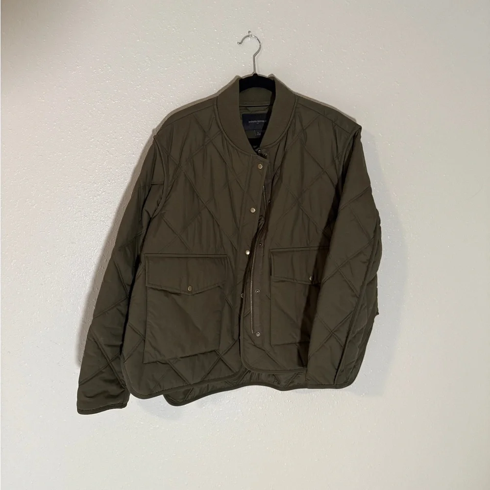 Women’s boxy cropped Quilted Jacket - Olive Green - Picture 2 of 6